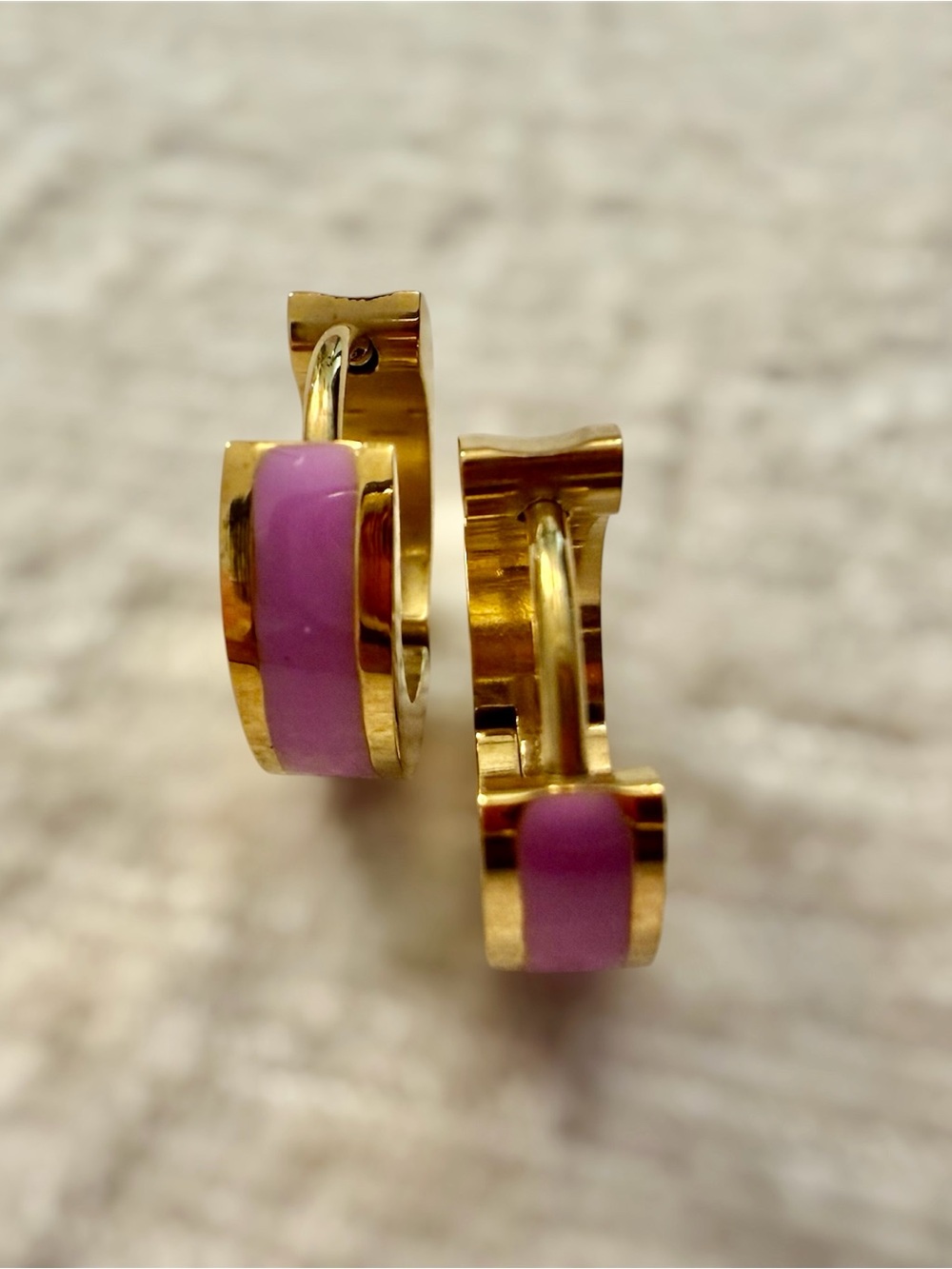 Gold-Plated Huggie Earrings with Lilac Enamel Inlay